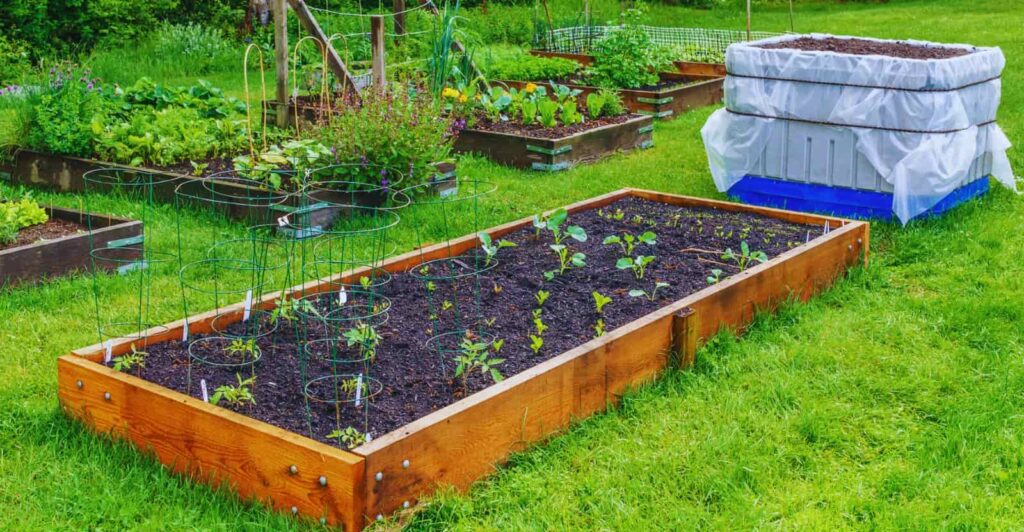 Wood-Planter-Liner-For-Garden
